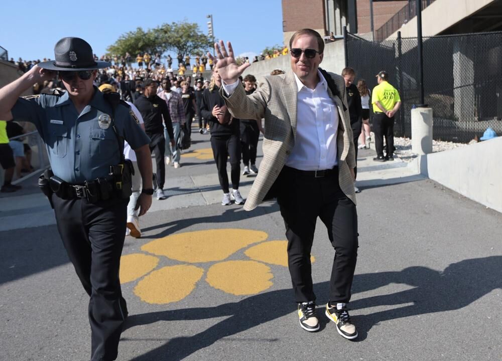 Mizzou bowl practice notes: Cook injury details, Horn throwing again, Newson could return for 2025